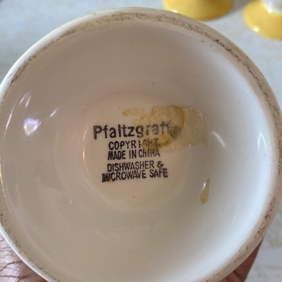 Set of 4 Preowned Vintage Pfaltzgraff Fruit Theme Ceramic Cups - Picture 4 of 7